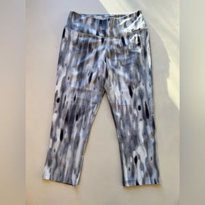 Nike workout cropped pants.